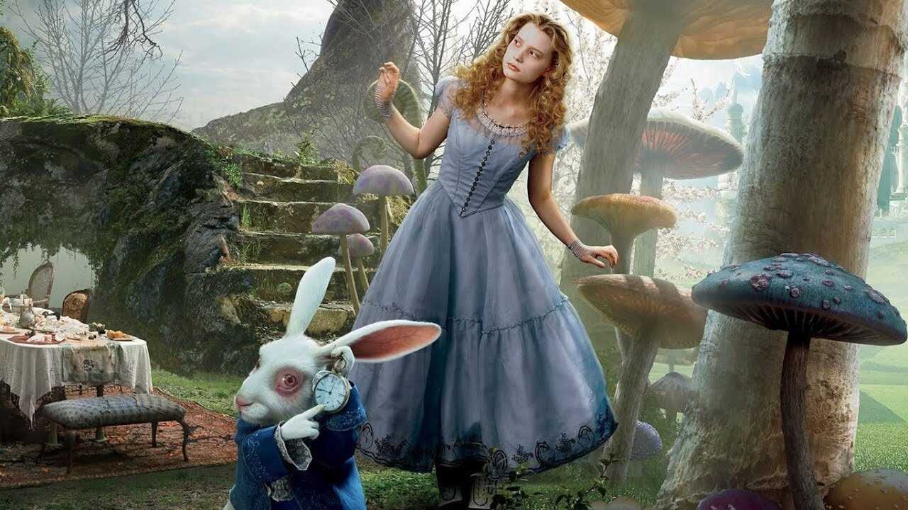 Краткий пересказ сказки алиса в стране чудес. Алиса в стране чудес герои. Алиса в Зазеркалье кролик и Алиса. Алиса в Зазеркалье герои.